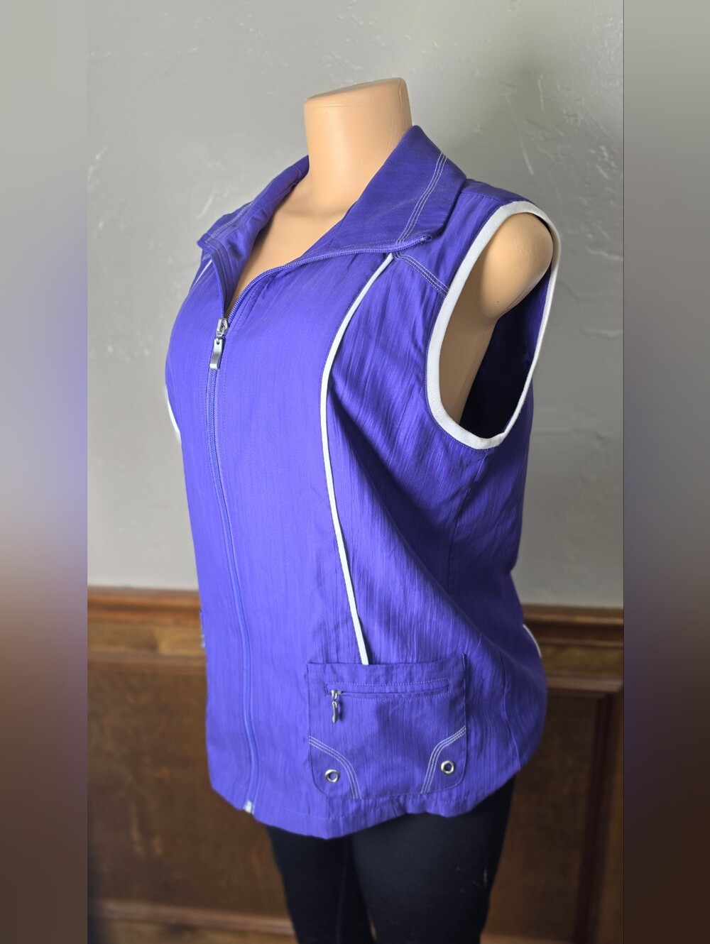 Allison Daley Purple Sleeveless Zip-Front Vest with White Piping Athleisure 12